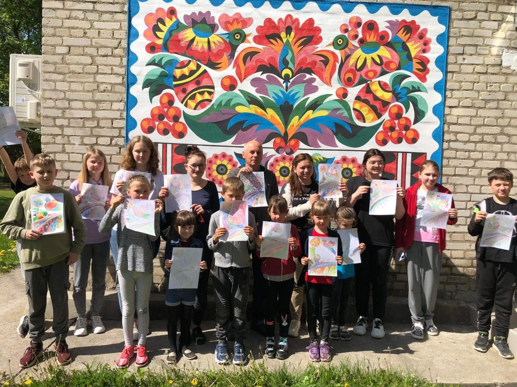 У Старокостянтинові відкривається центр викладання самчиківського розпису для дітей